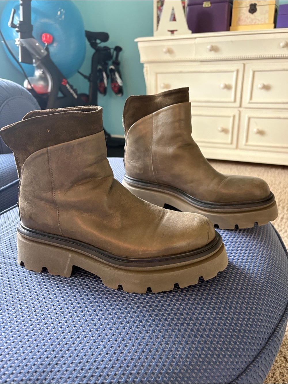 Pas de Rouge Brown Leather Chunky Lug-Sole Ankle Boots